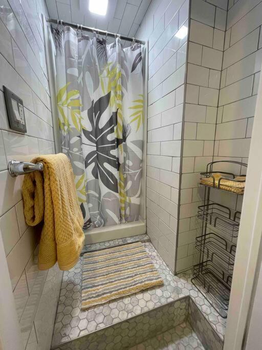 Modern Rental Brooklyn'S Hidden Gem New York Exterior photo